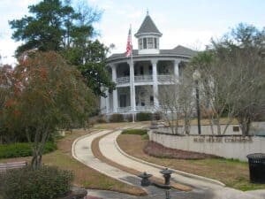 Antebellum_home_Marianna,_FL Antebellum home in Marianna, Florida