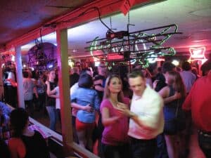 Broken_Spoke_Austin,_TX(5) Dancers at The Broken Spoke in Austin